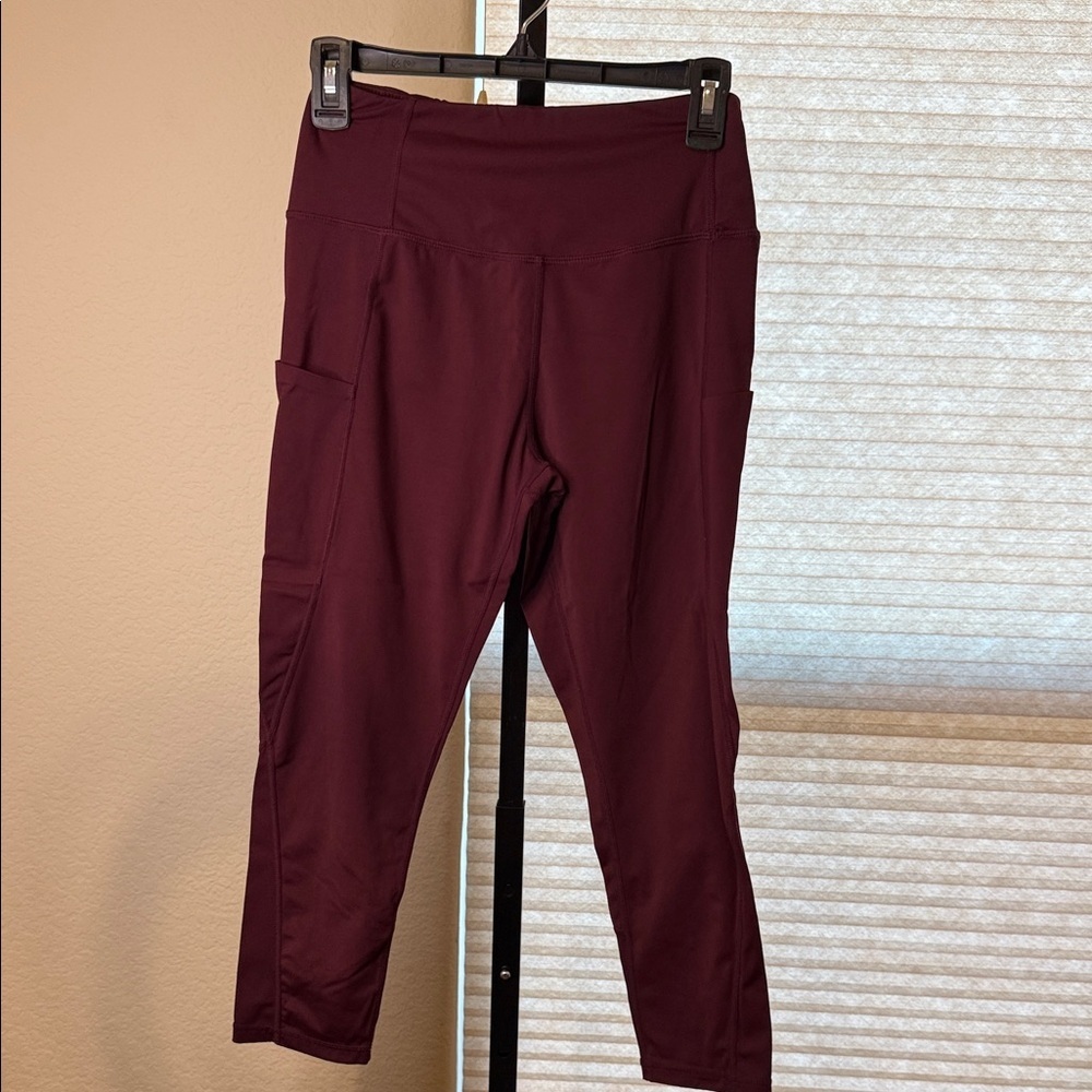 Women's Burgundy Leggings Size M